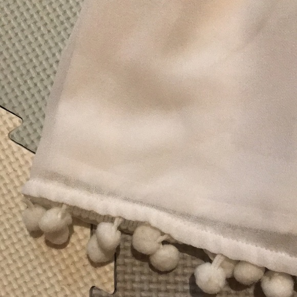 Bebe Pom Ruffle Drop Waist White Blouse Chiffon Top V-Neck Sheer Work Career - Picture 9 of 14